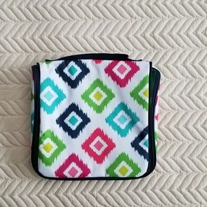Thirty-One Gifts Hanging Traveler Case!